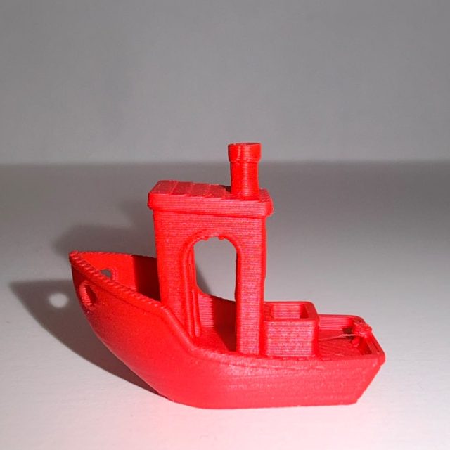 Petit bateau imprimé en PLA Rouge écarlate